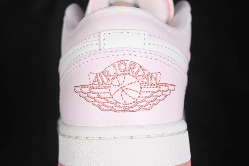 All categories Air Jordan Jordan series basketball shoes Air Jordan 1 Low G version pure original Air Jordan 1 Low AJ1 Joe 1 Sakura pink low-top retro culture basketball shoes IH0823-611